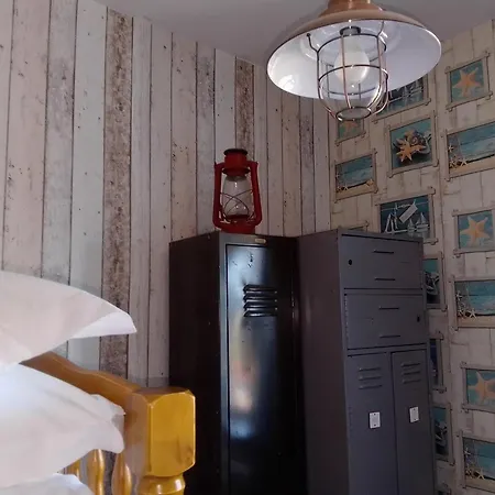 4 Cromwell Terrace - 2 Bed Floor With Views Across Town To The Sea Scarborough