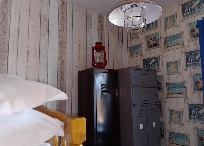 4 Cromwell Terrace - 2 Bed Floor With Views Across Town To The Sea 斯卡伯勒